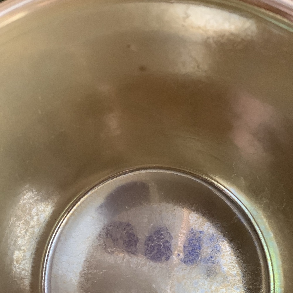 New beautiful gold flower pot with decorative lines. See pictures for size. - Picture 7 of 8